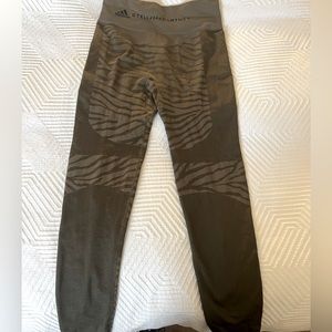 Curve hugging, super cute Stella McCartney x Adidas leggings